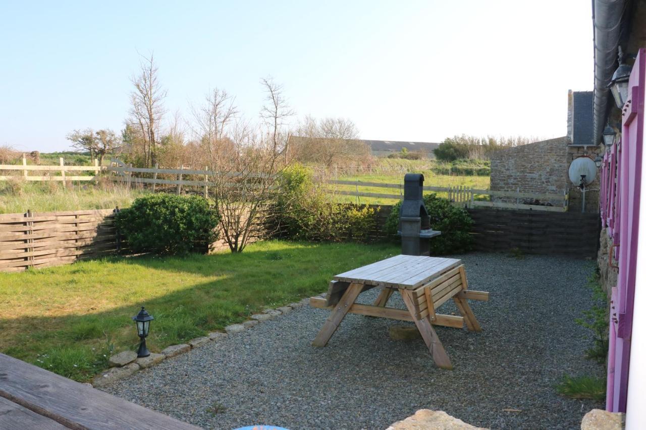 Les Gites Aux Volets Roses Landunvez Exterior foto