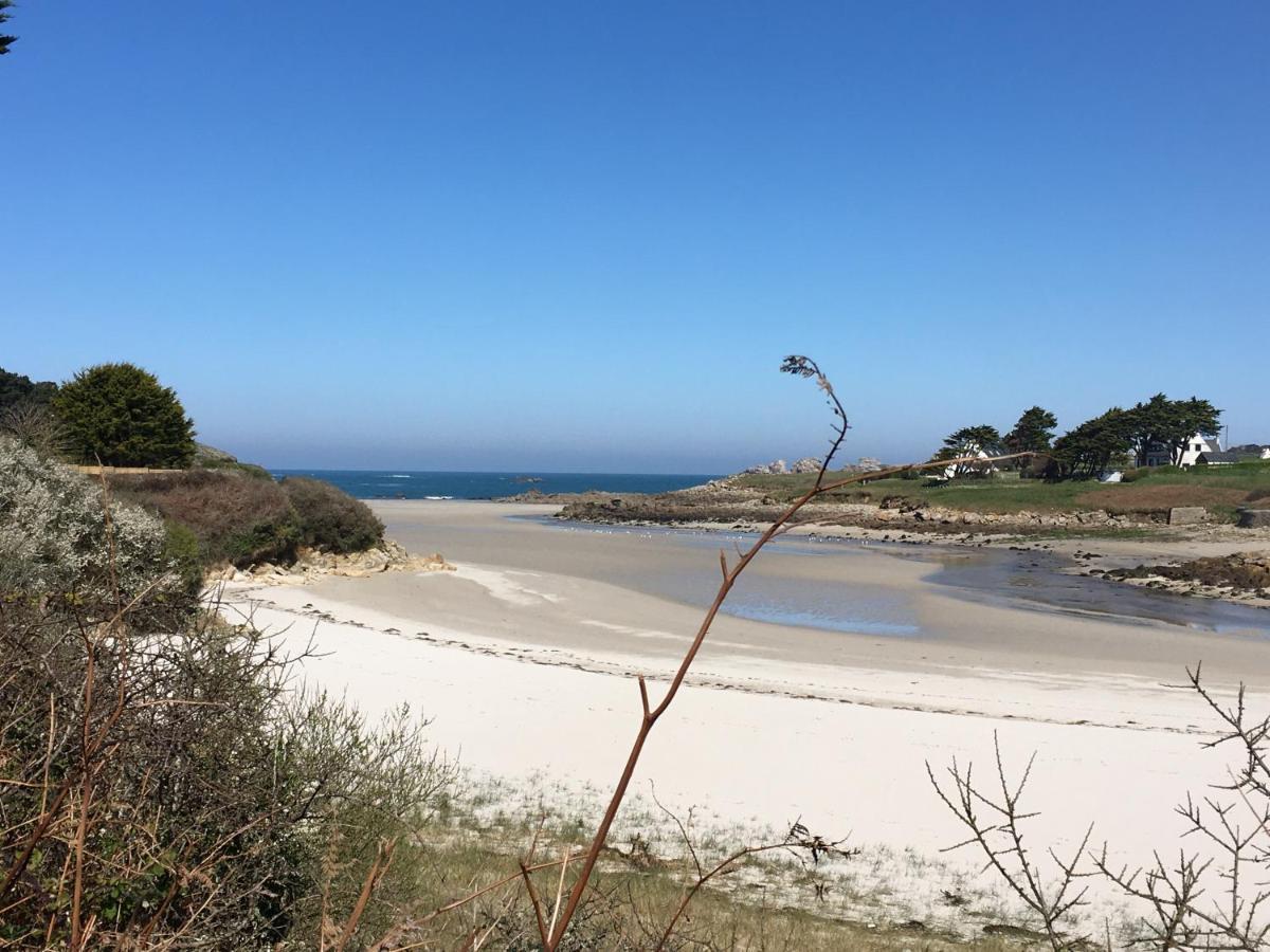 Les Gites Aux Volets Roses Landunvez Exterior foto