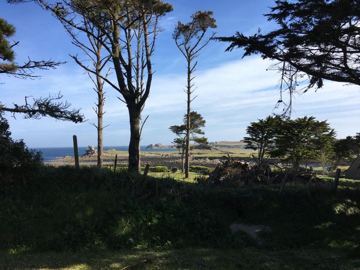 Les Gites Aux Volets Roses Landunvez Exterior foto